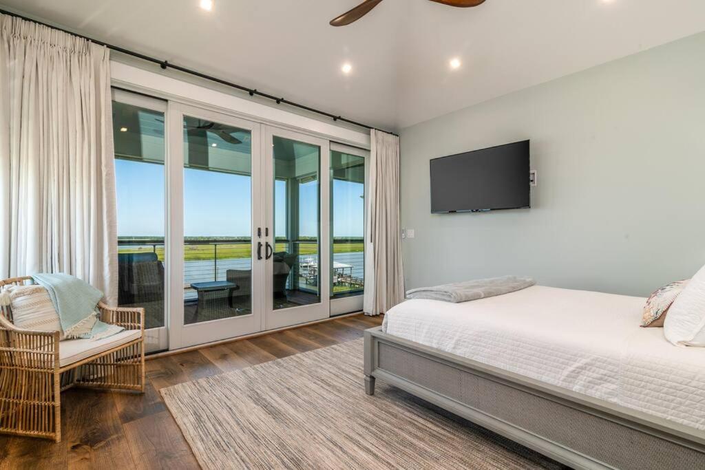 New Waterfront Home With Deep Water Dock Isle of Palms Exterior photo